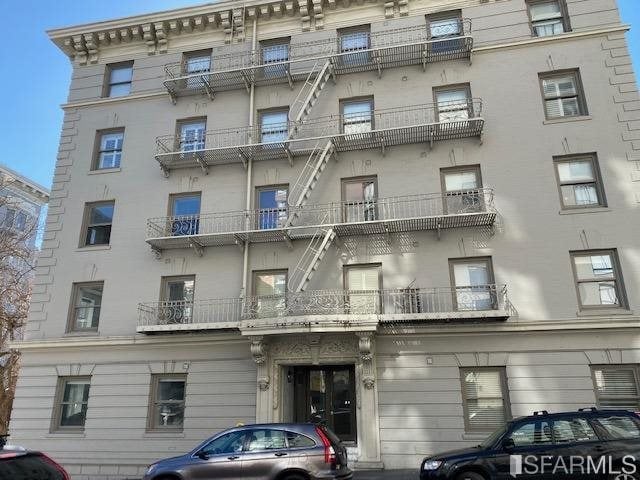 901 Bush St #207
