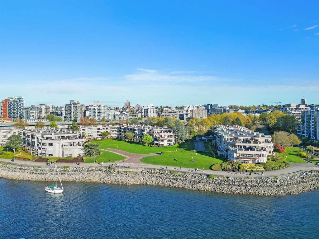 1869 Spyglass Pl, #211