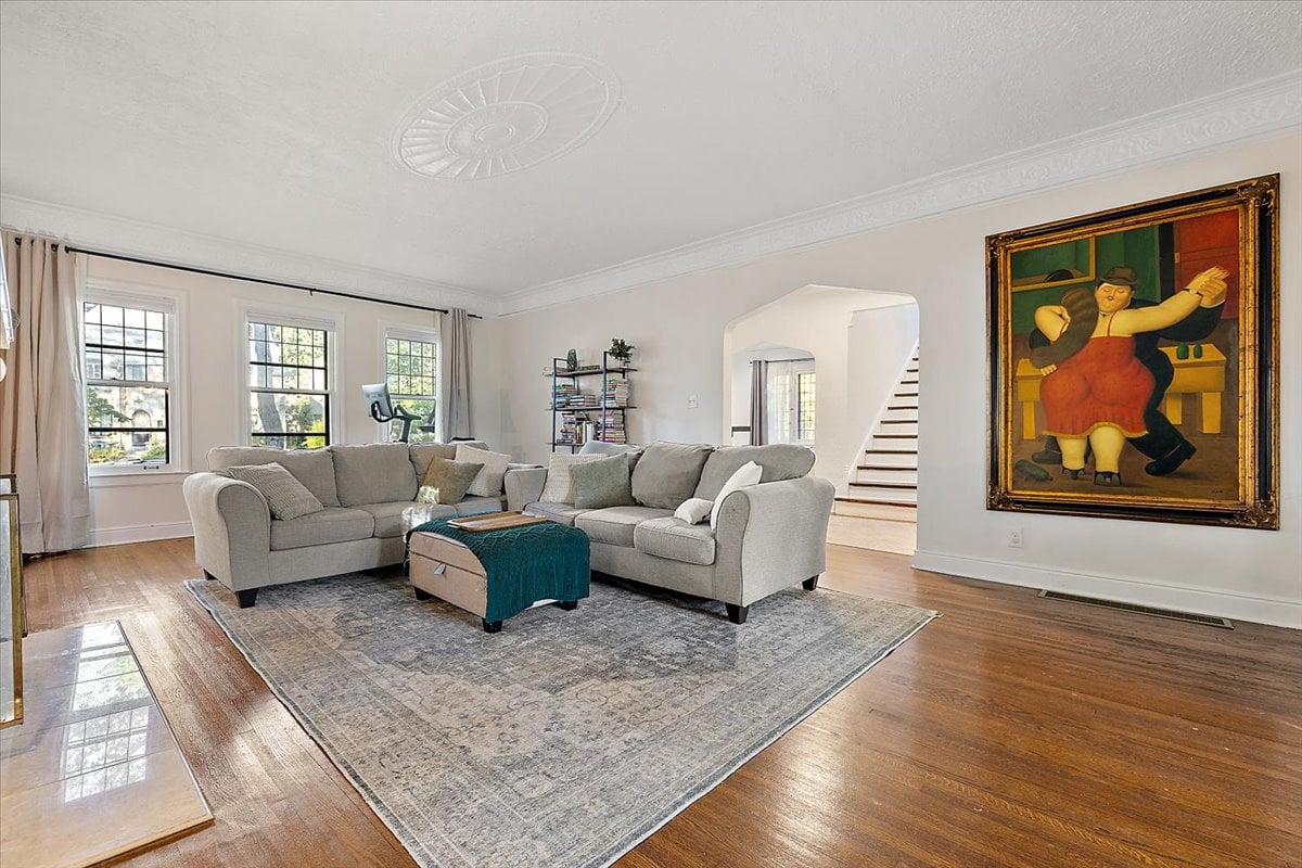 18214 Parkside Street