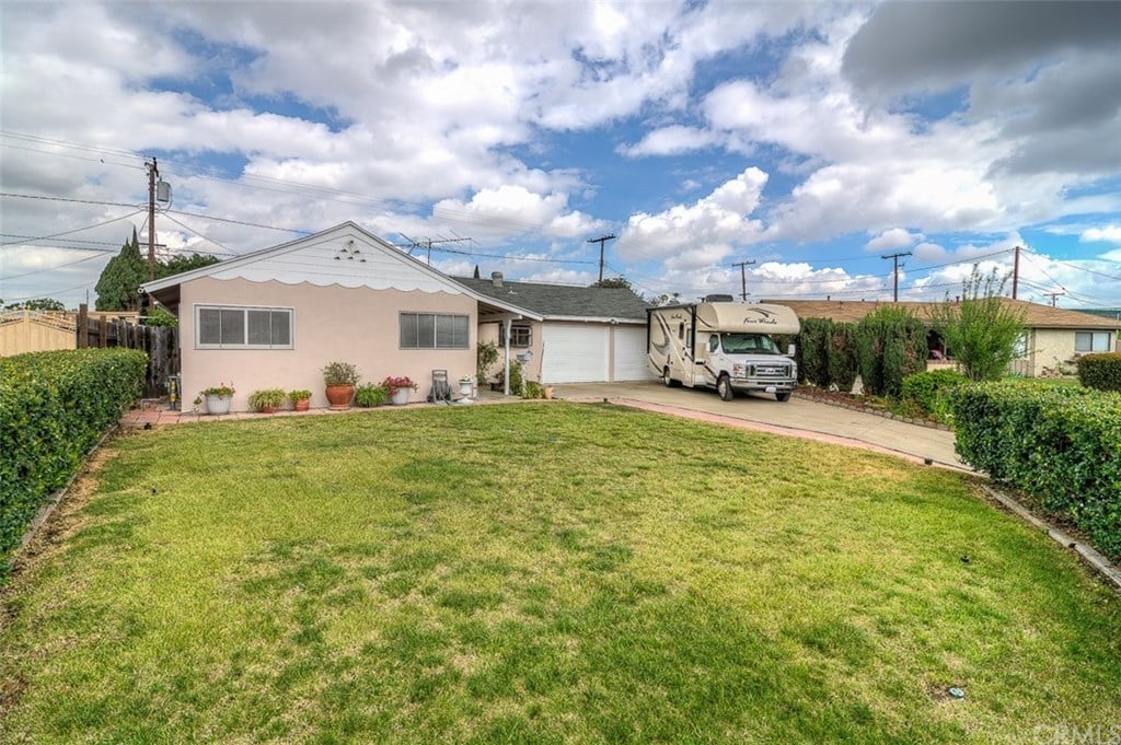 12341 Flagstone Pl