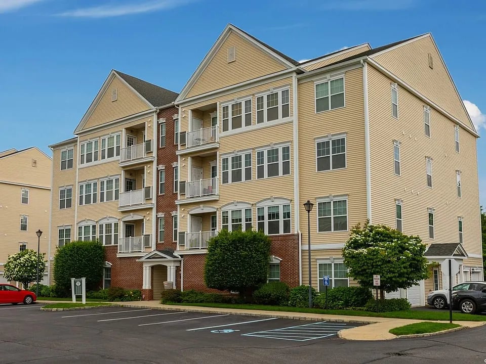 1943 Finch Ln, #1943