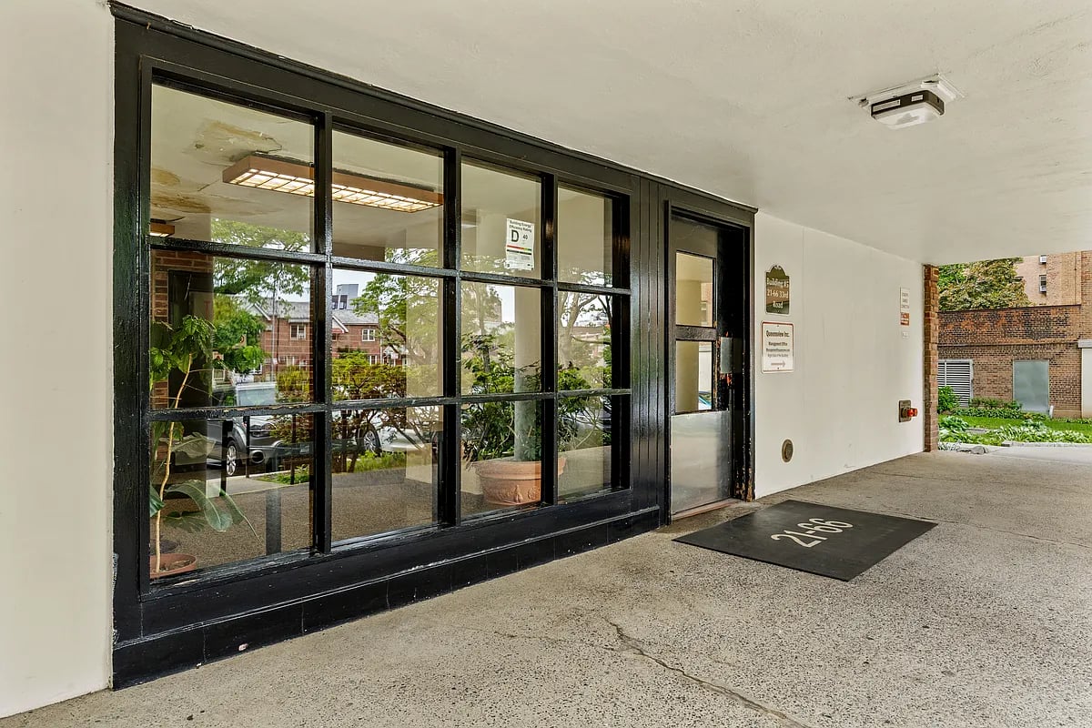 21-66 33rd Road Unit: 12B