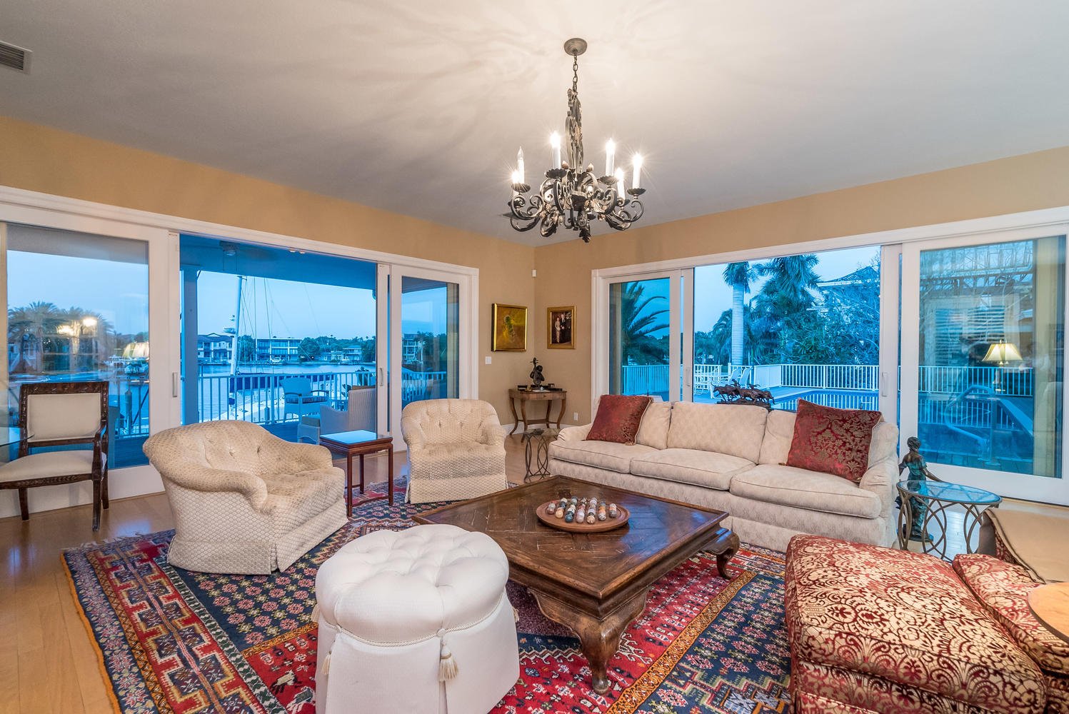 1329 Vista Dr
