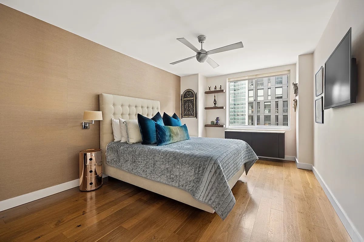 275 Greenwich Street #6C