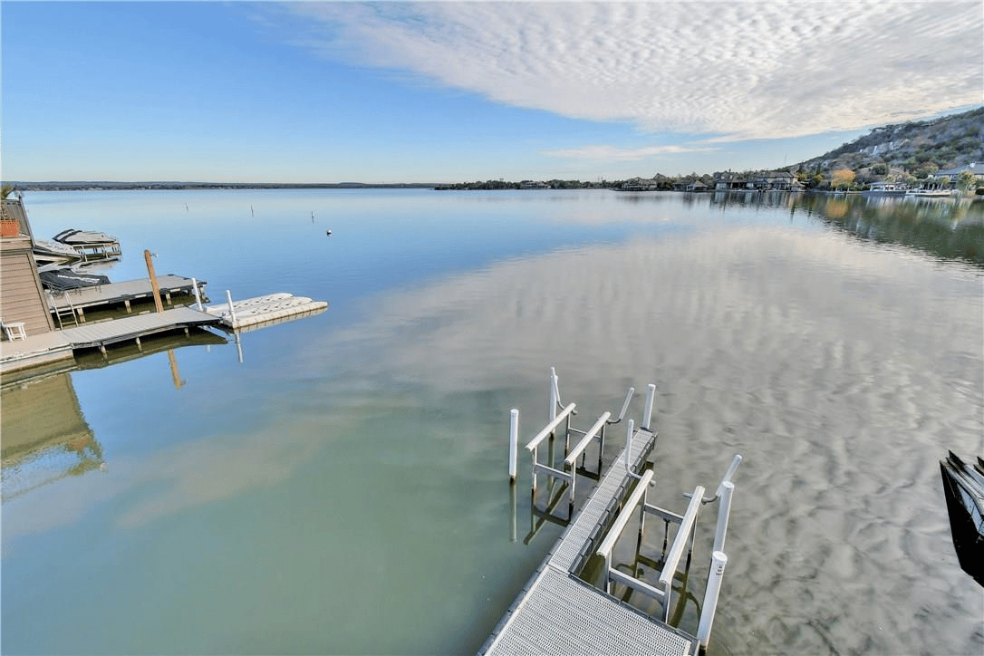 411 North Horseshoe Blvd