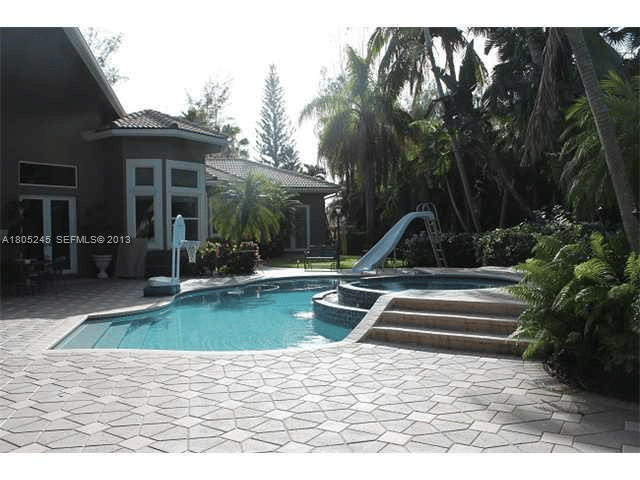 6717 NW 65Th Ter