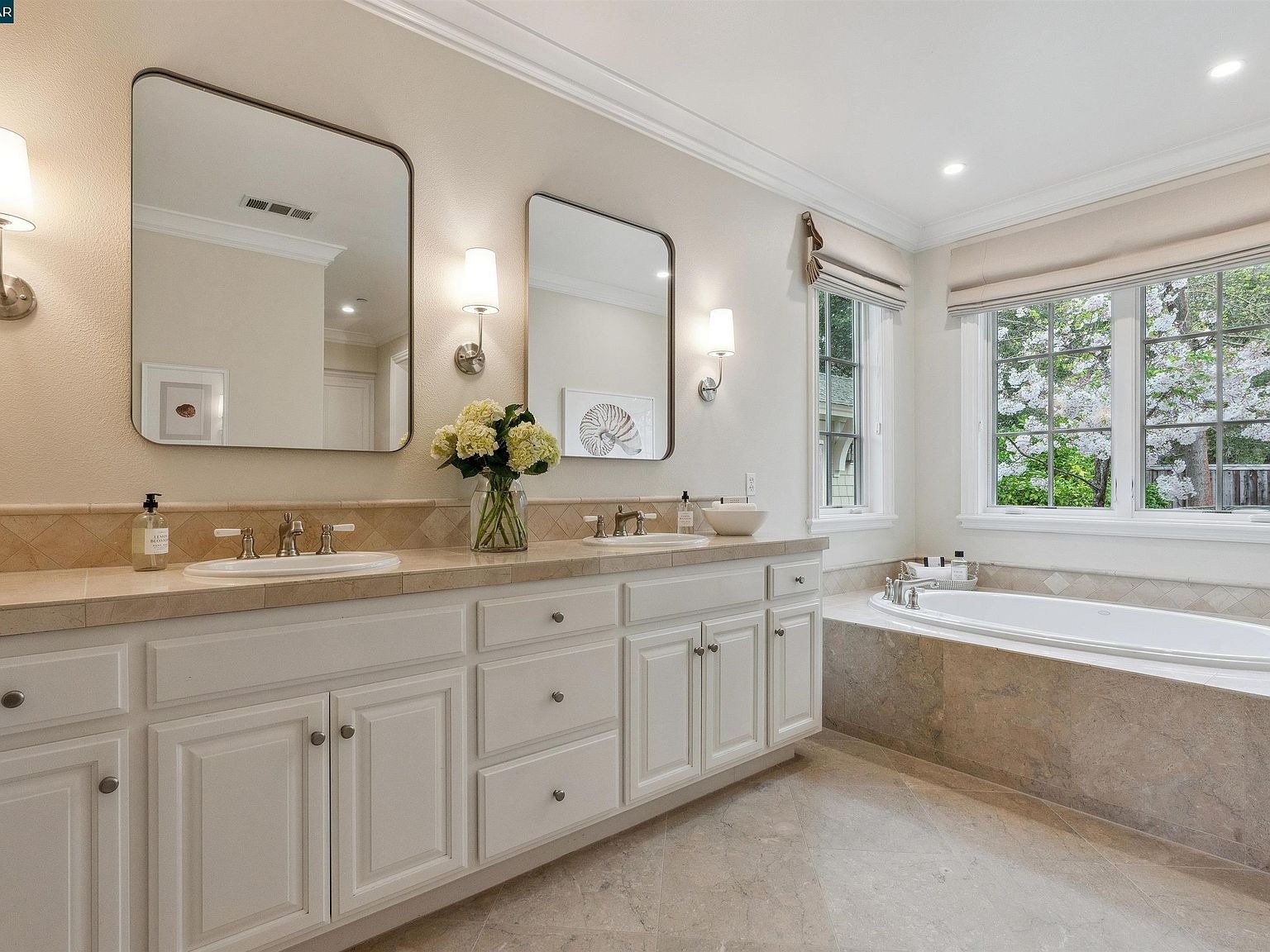 56 Hidden Oaks Dr