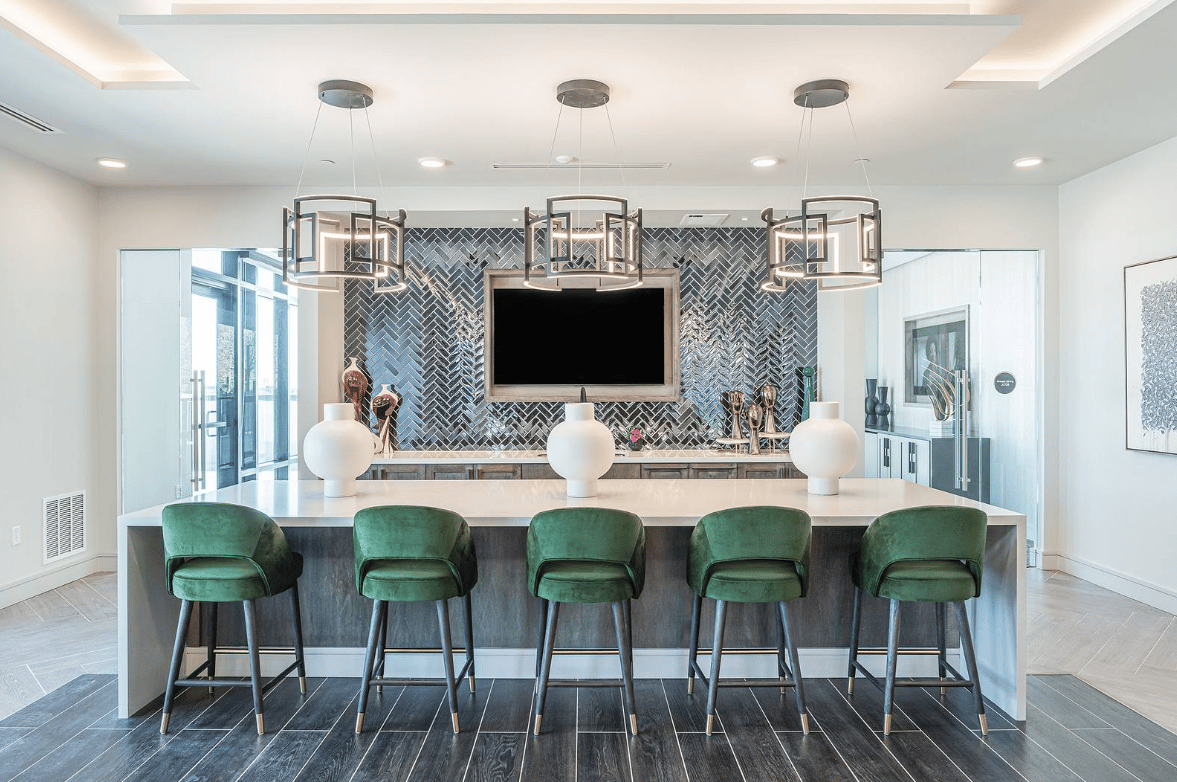 Up to 8 Weeks Free! Immediate move ins available!