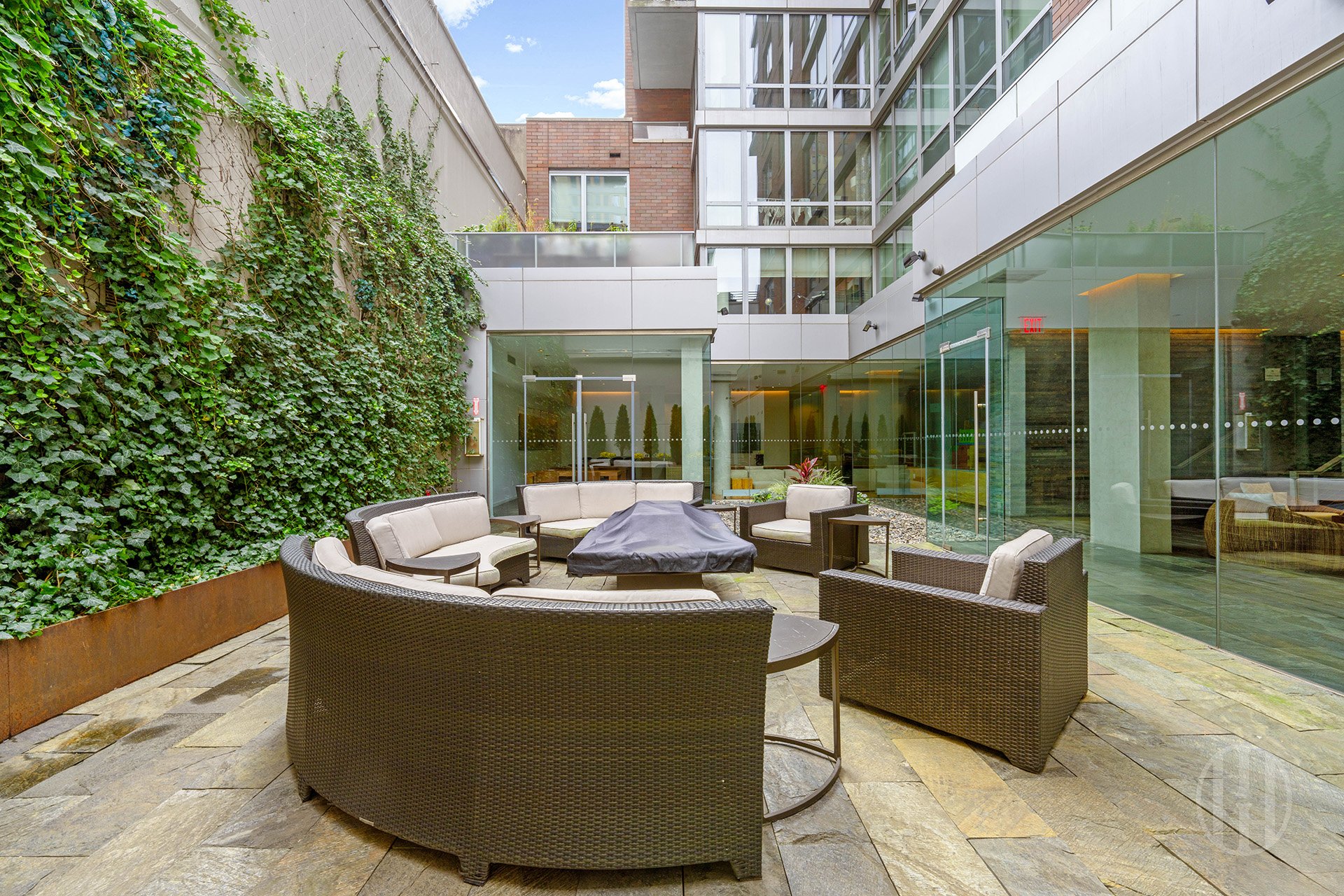 303 E 33rd Street 2-L