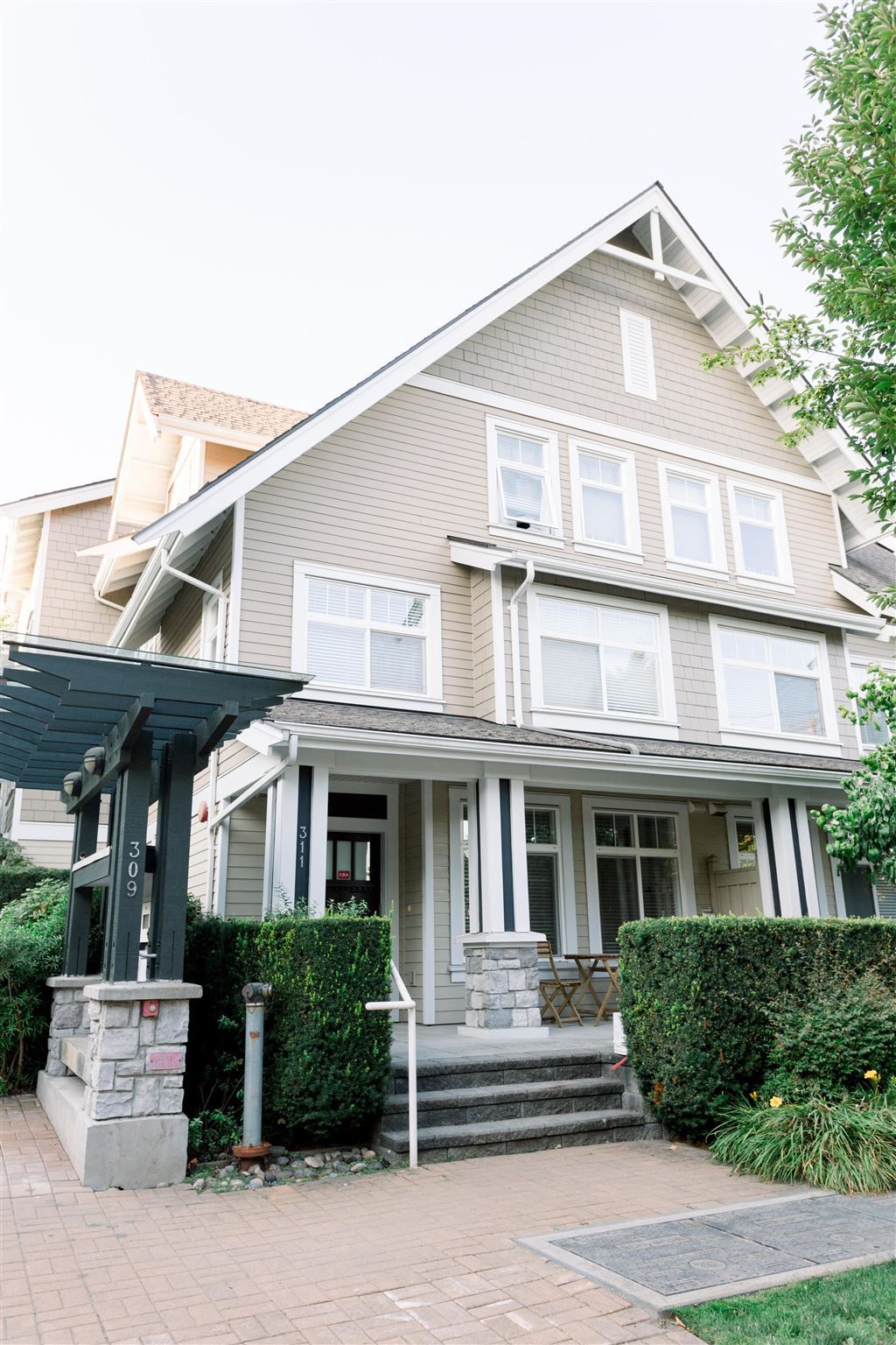 311 W 59th Ave