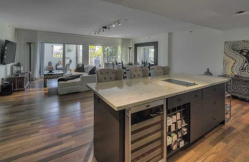 $1.2M Luxe Sofi Loft Sells by Giordana Spadei