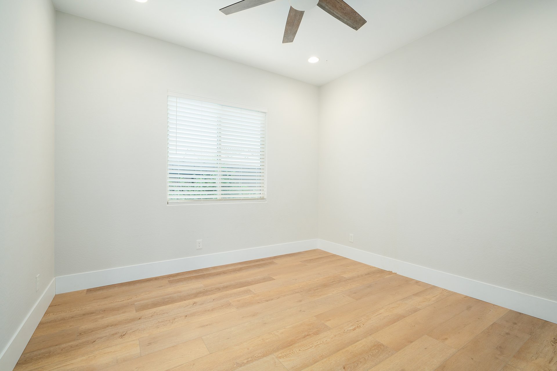 5537 E VIA CABALLO BLANCO