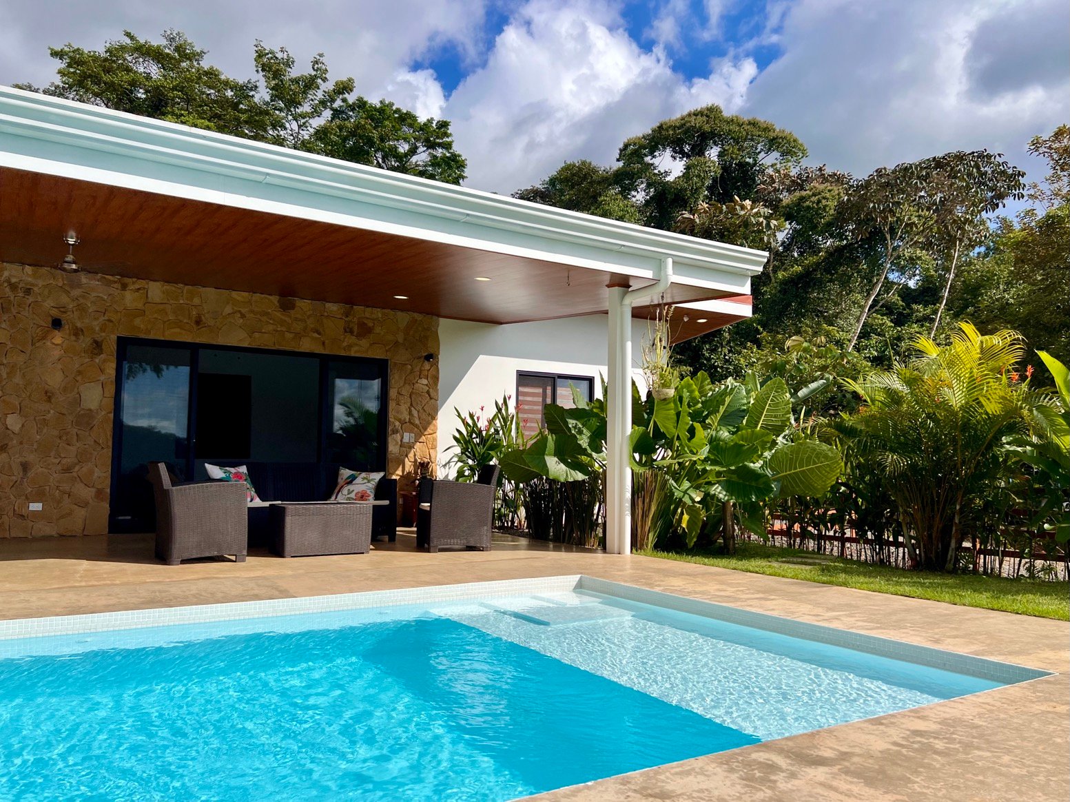 Brand New Modern Home in a Private Tropical Setting - Tres Rios