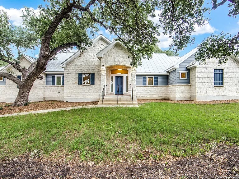 9922 Saxet Dr