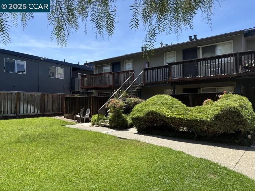 1060 Oak Grove Rd #10