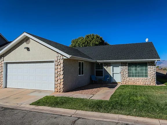 1040 N 1300 #67