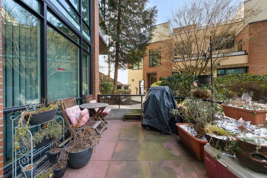 10 Renaissance Square, #104