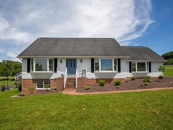 84 Fairway Dr