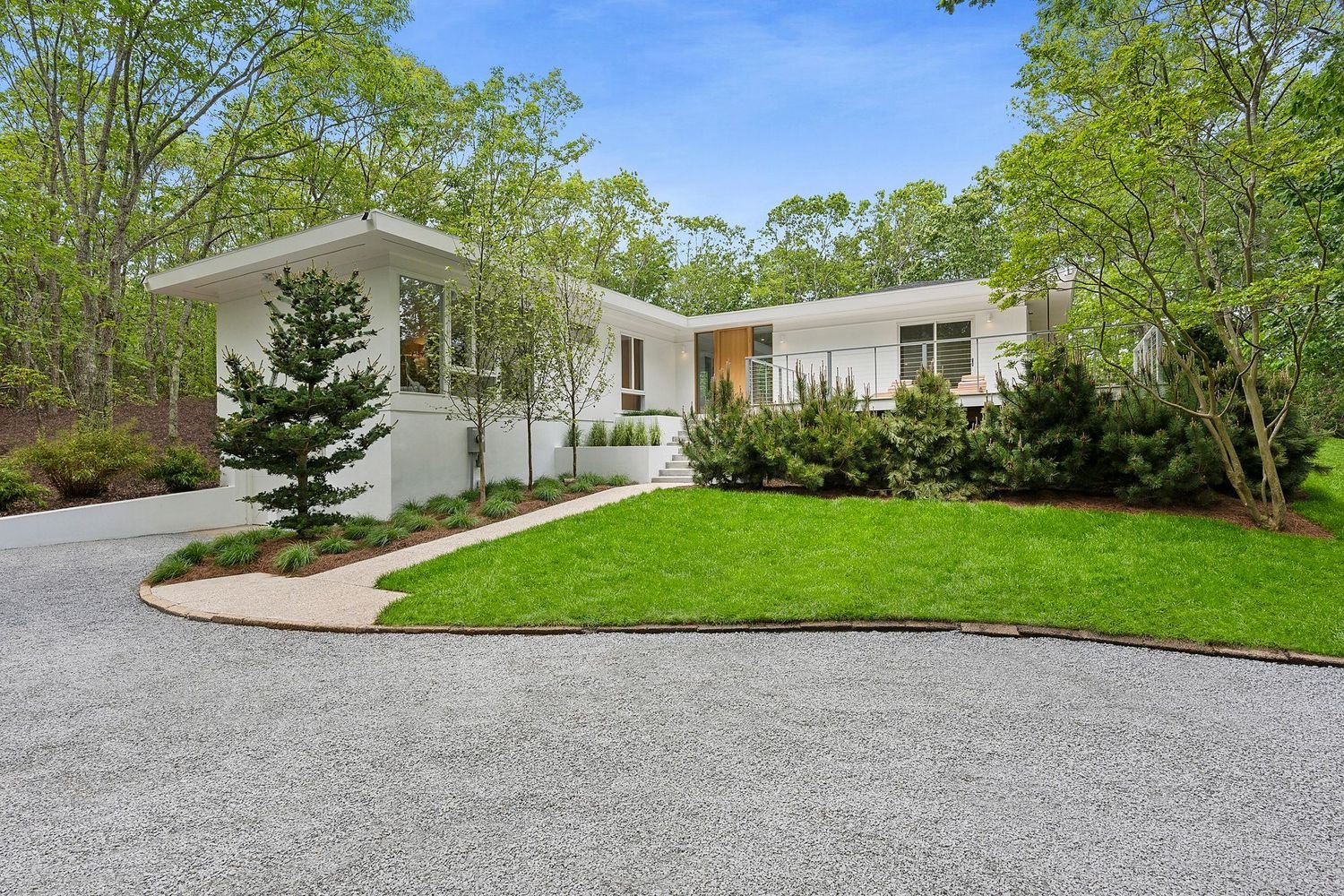 Whitecrest: Mid-Century Modern, Gut-Renovated and Gorgeous