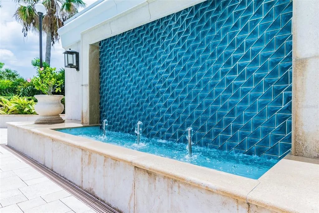 345 Bayshore Blvd, Apt 906