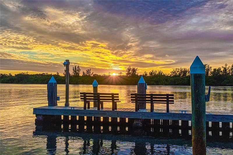 8814 Lakeside Cir