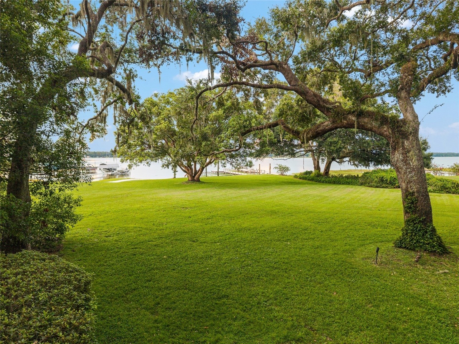 10745 SE Sunset Harbor Rd