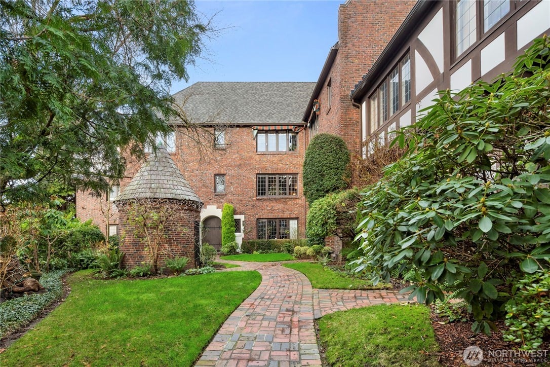 750 Belmont Avenue E #6