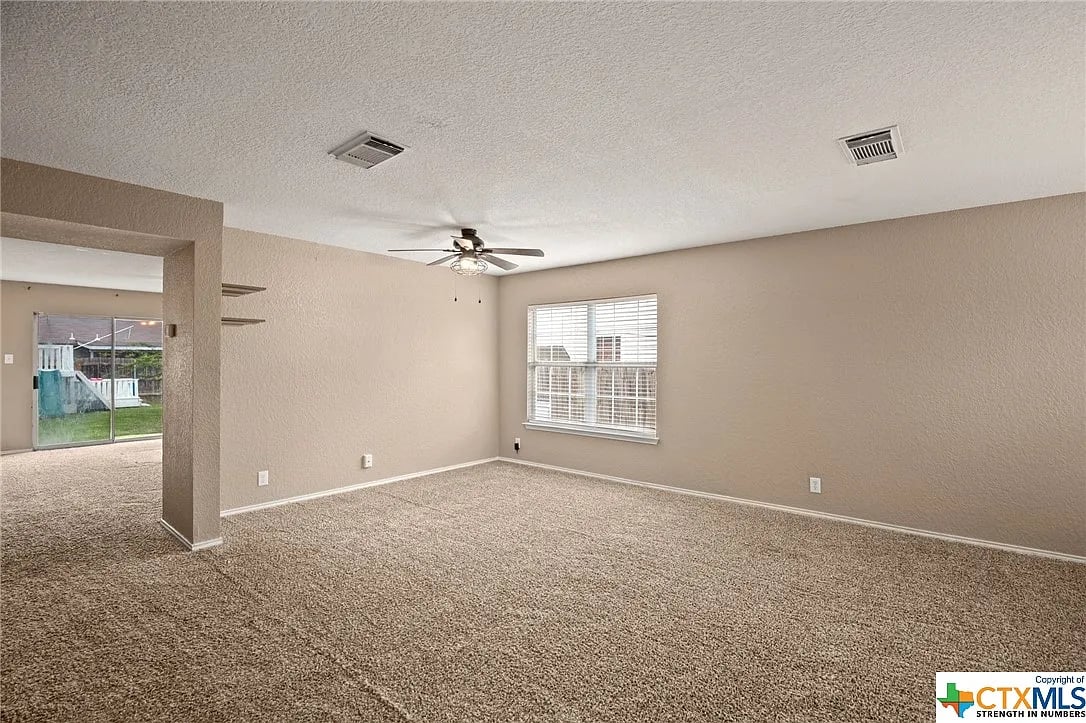 862 Lincolnshire Dr