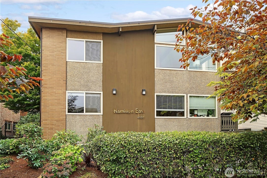 6557 4th Avenue NE #8