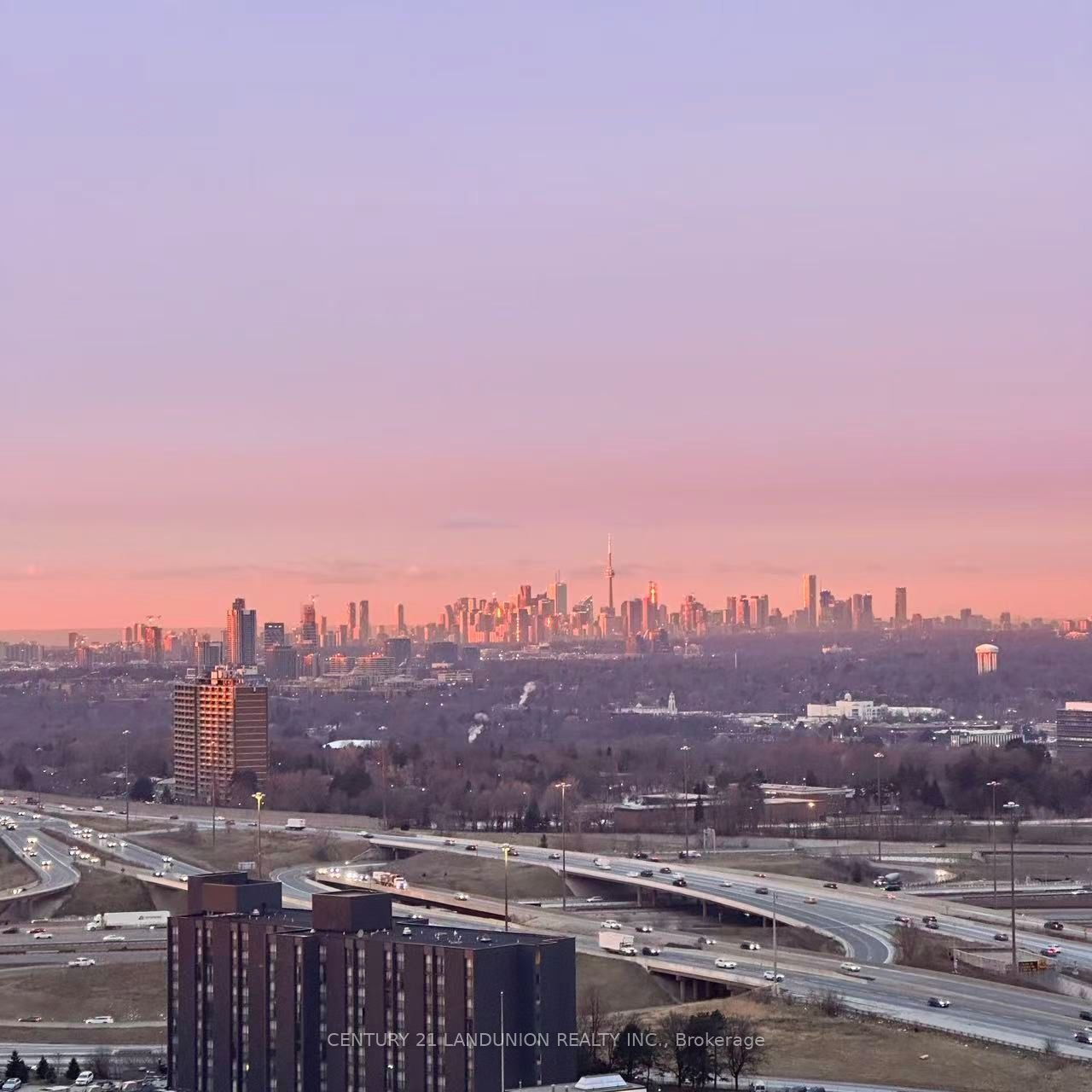 COZY PENTHOUSE LIVING