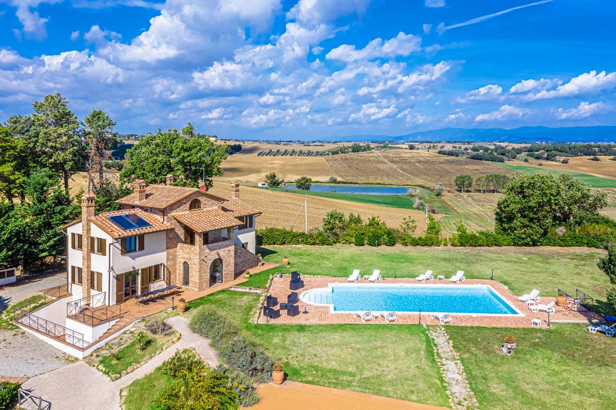 Beautiful Ranch with 2 Pools 