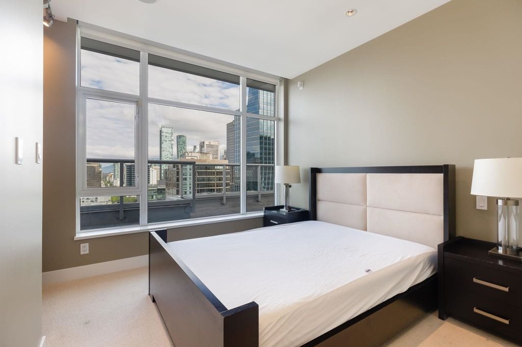 480 Robson St, #1901