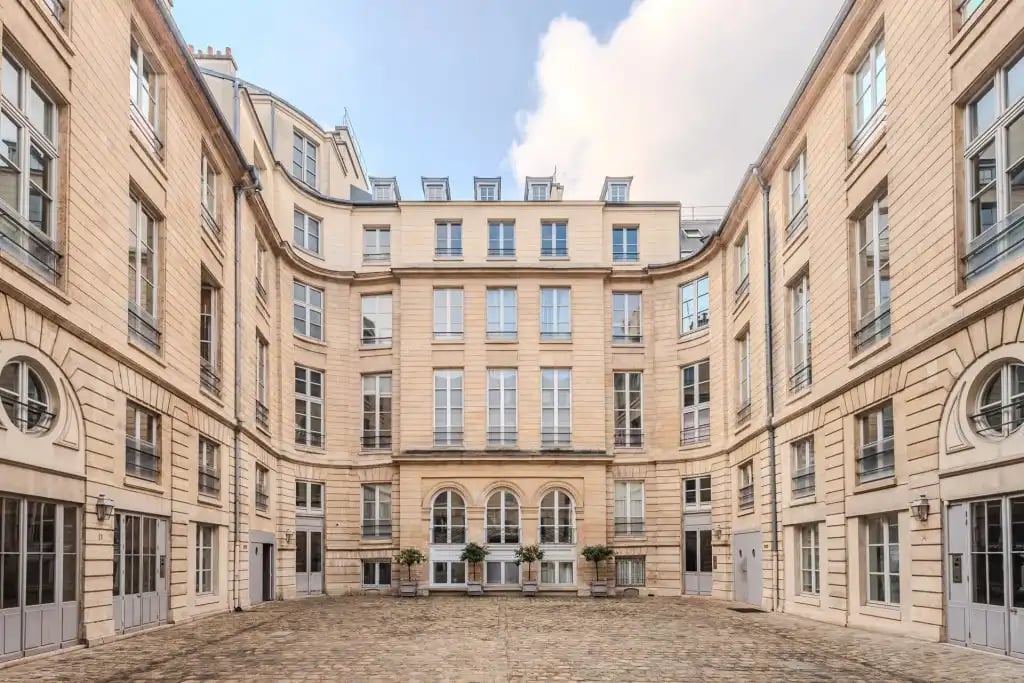 Life on Paris’s Storied Quays