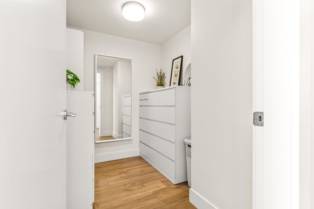 258 Nelson's Ct, #312