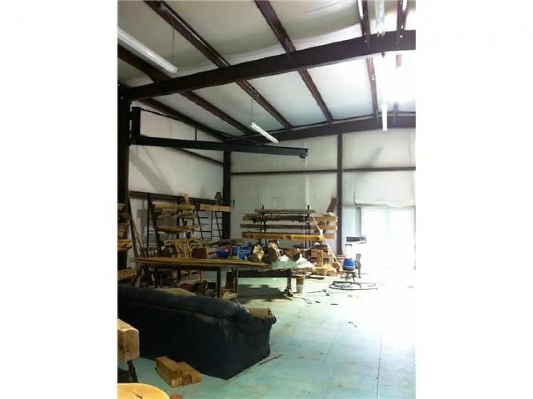 7748 E Us Highway 290 #B