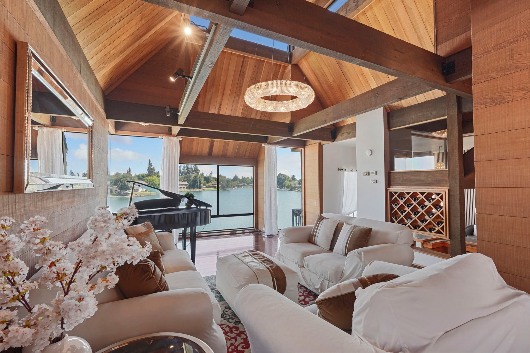 3845 Peninsula Ct