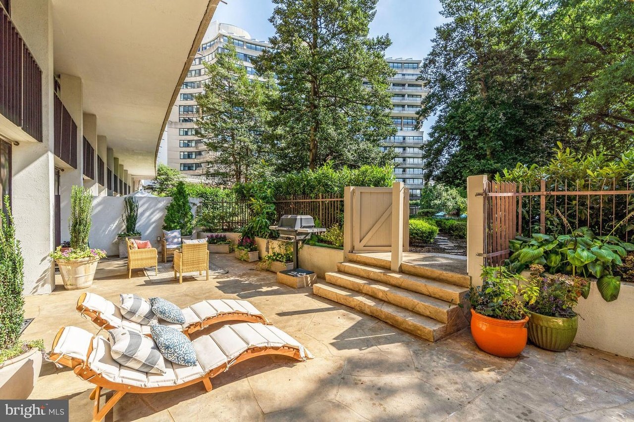 2700 Virginia Ave NW Unit 101/102