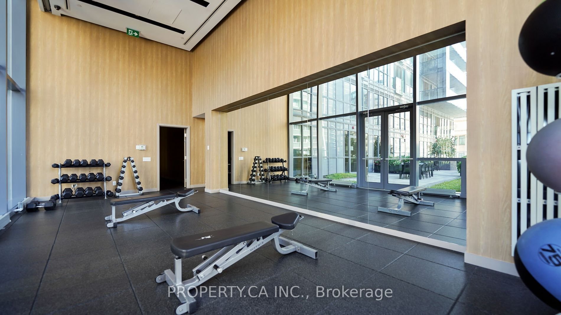 BAY STREET'S CAPTIVATING SUITE