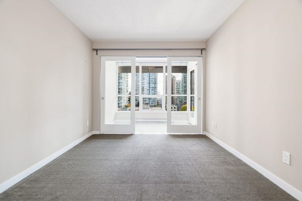 833 Seymour St, #606