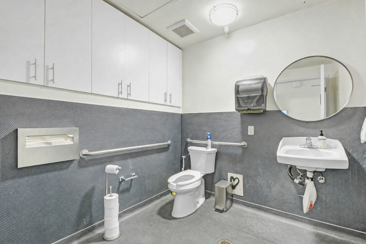 261-269 S San Pedro St