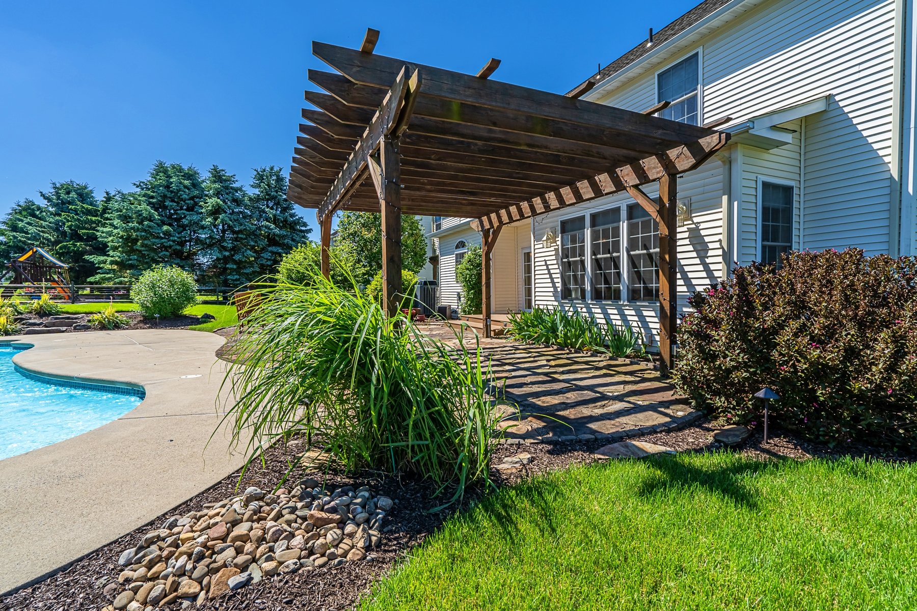 2237 Apple Road