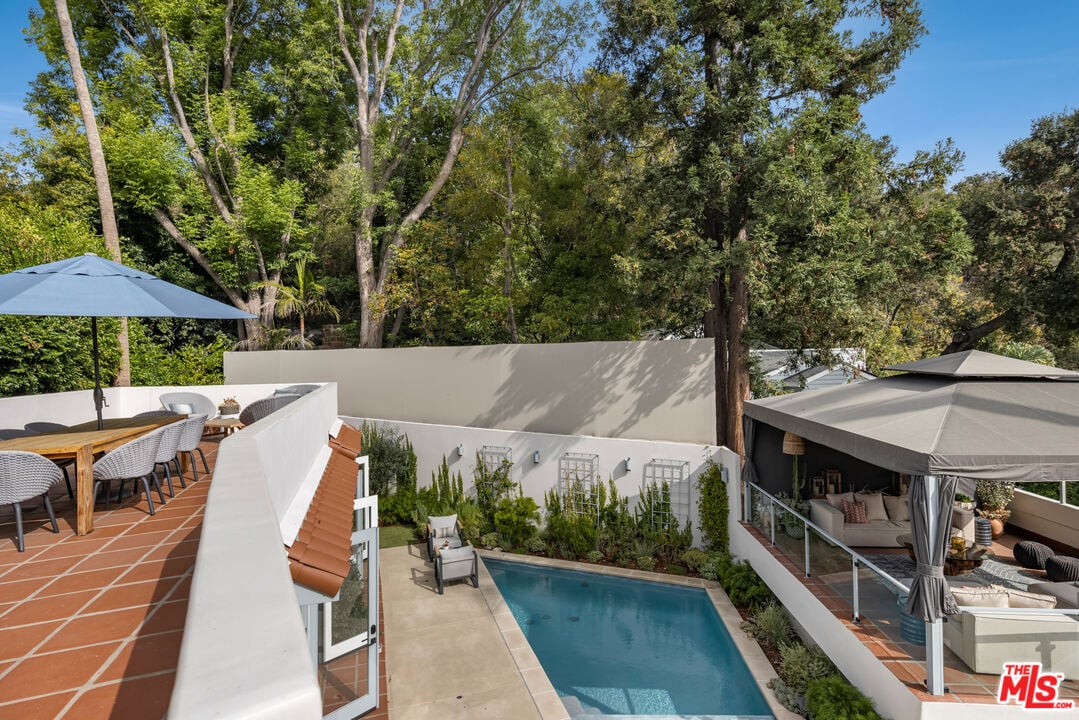 Wonderland Park Ave, 90046