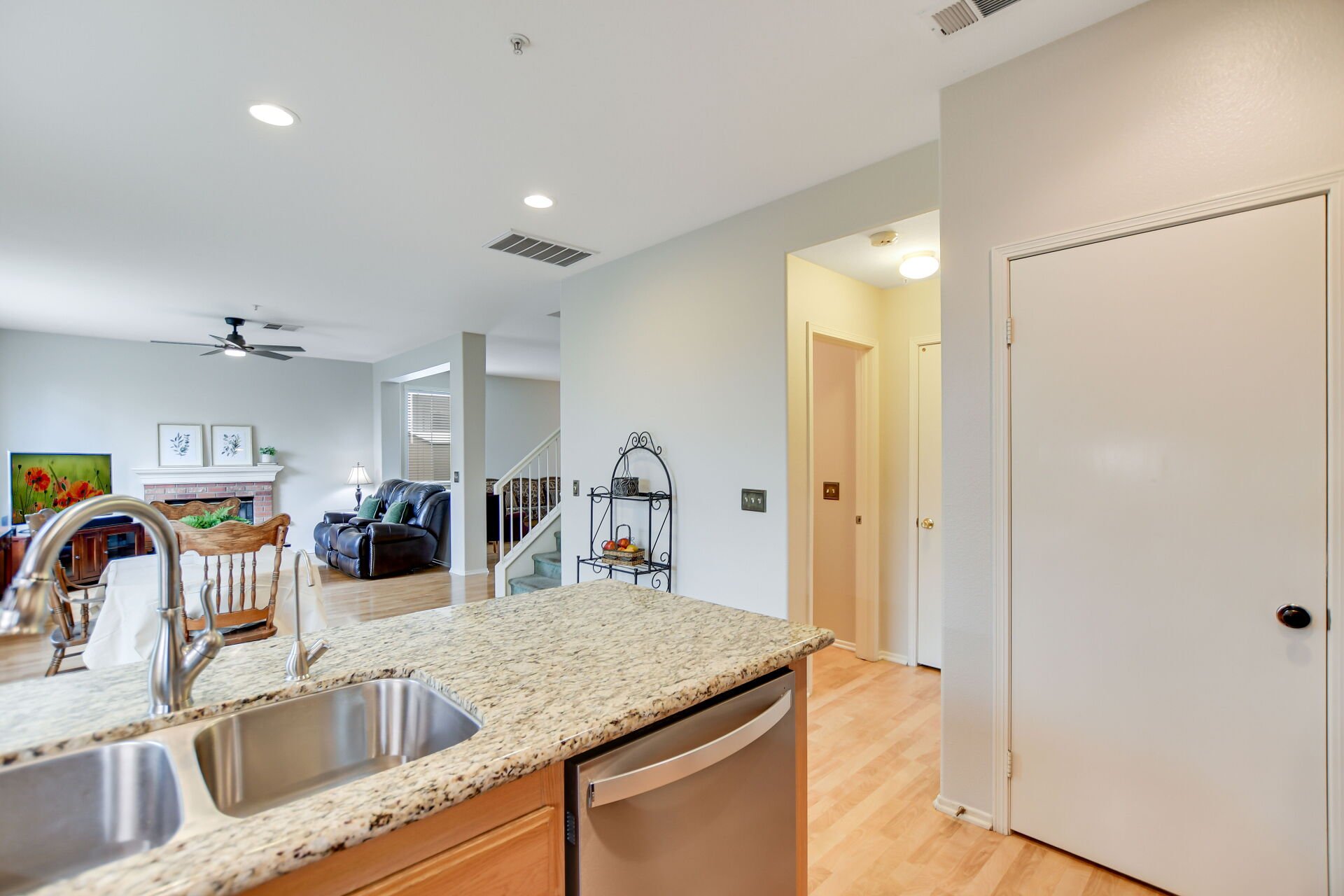 5744 Tamarisk Way