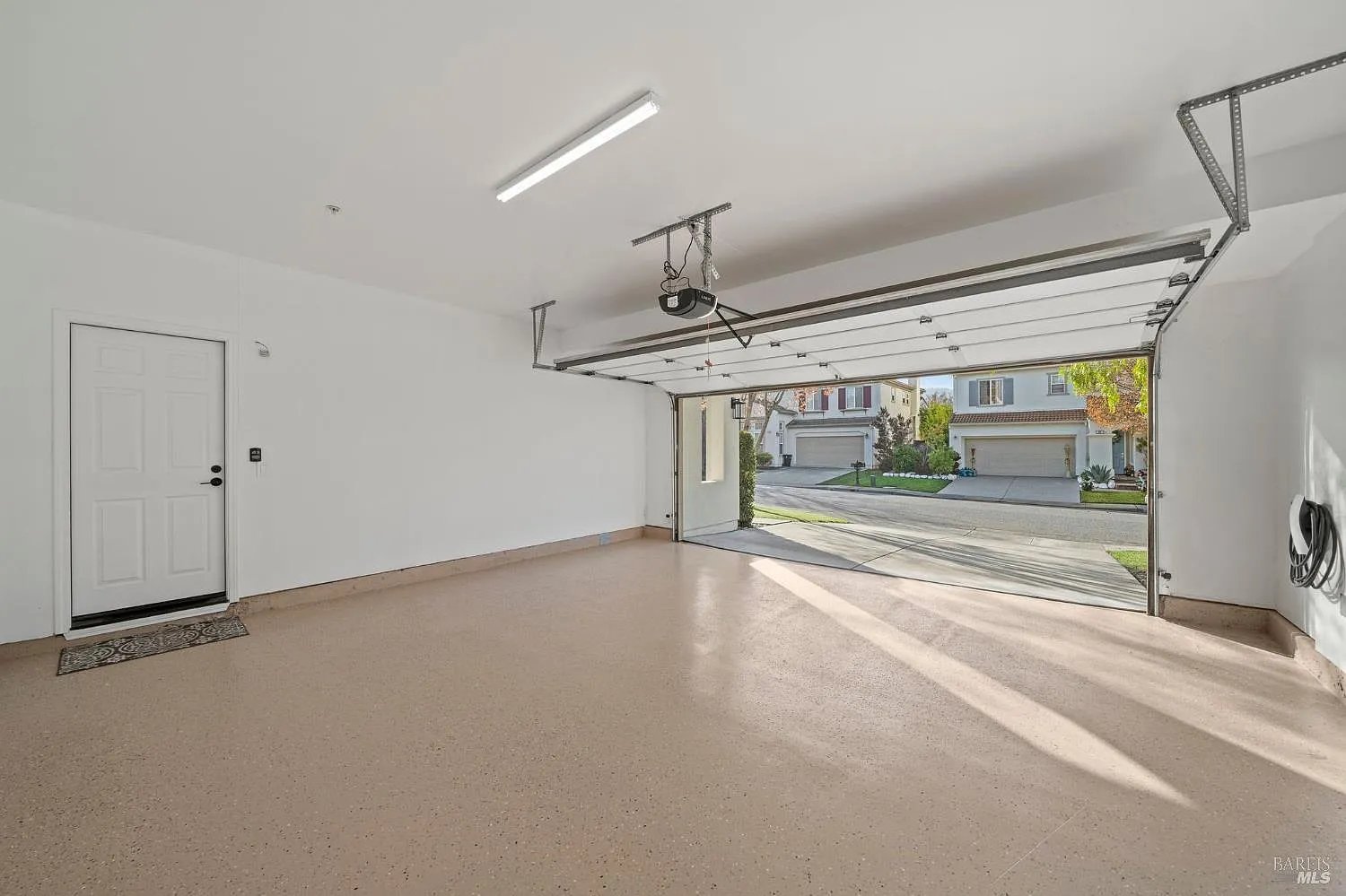46 Waterbury Ln