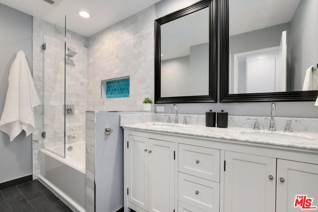 2320 S Bentley Ave #201