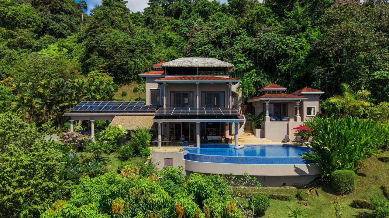 Ocean View Luxury Estate with An Incredible Location in Dominical