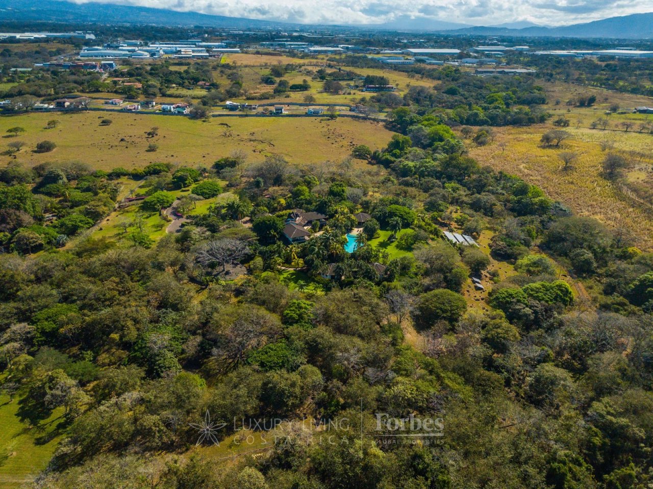 20418 - Villa Serena: Where Serenity Meets Luxury