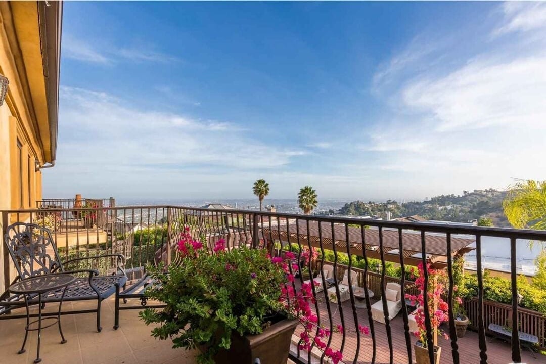 Celestia Crest, Venus Dr, 90046