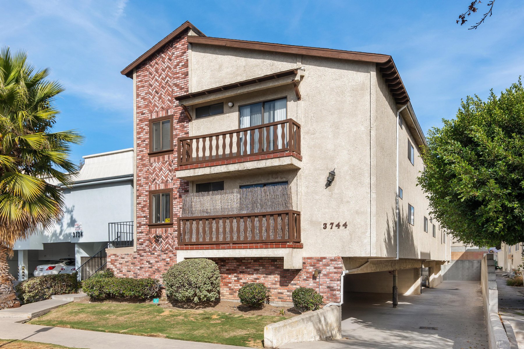 3744 Delmas Terrace, Palms