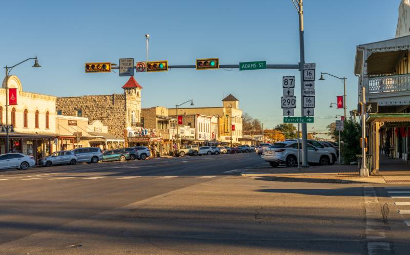 fredericksburg tx home builders